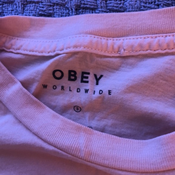 pink obey tee 💓 - Picture 4 of 4